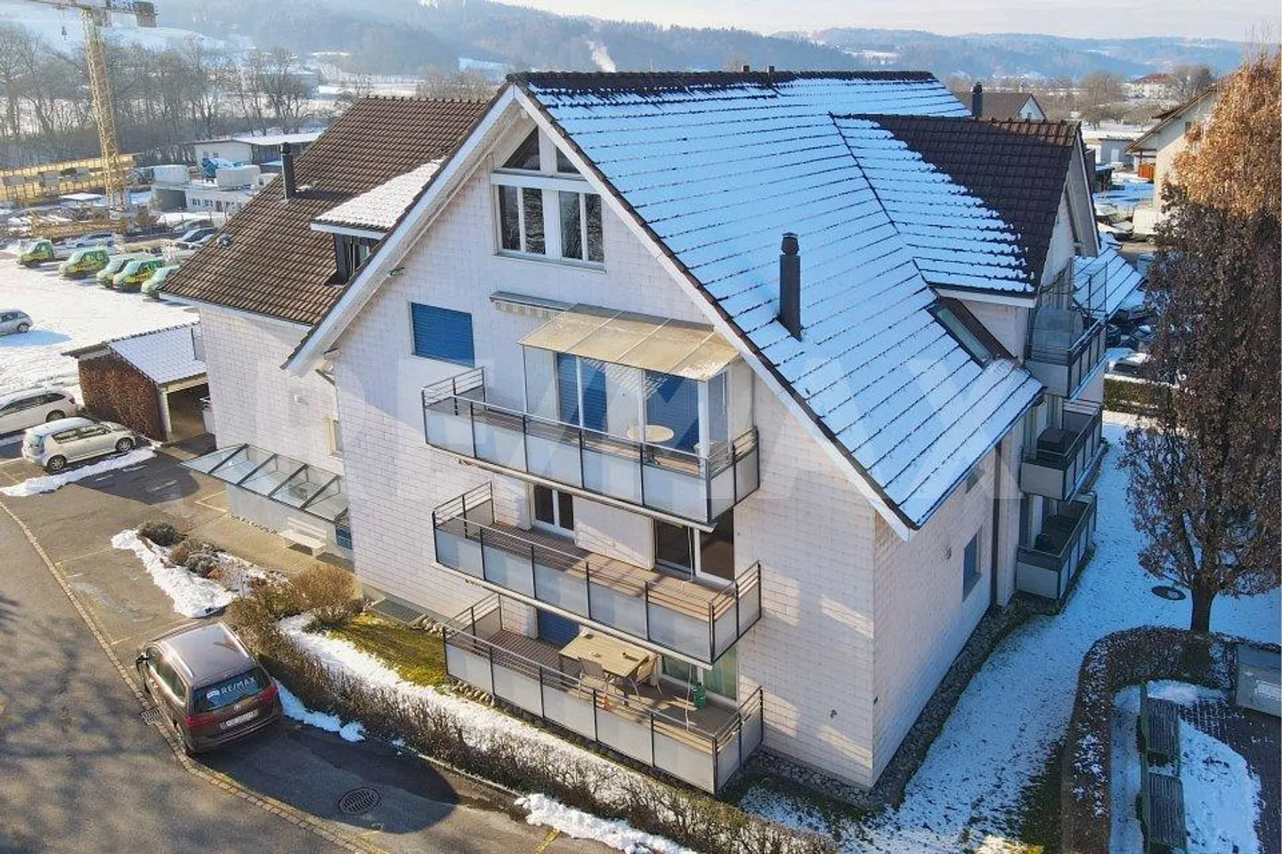 Well-maintained 2½-room apartment with mountain view - Photo 1 of 13