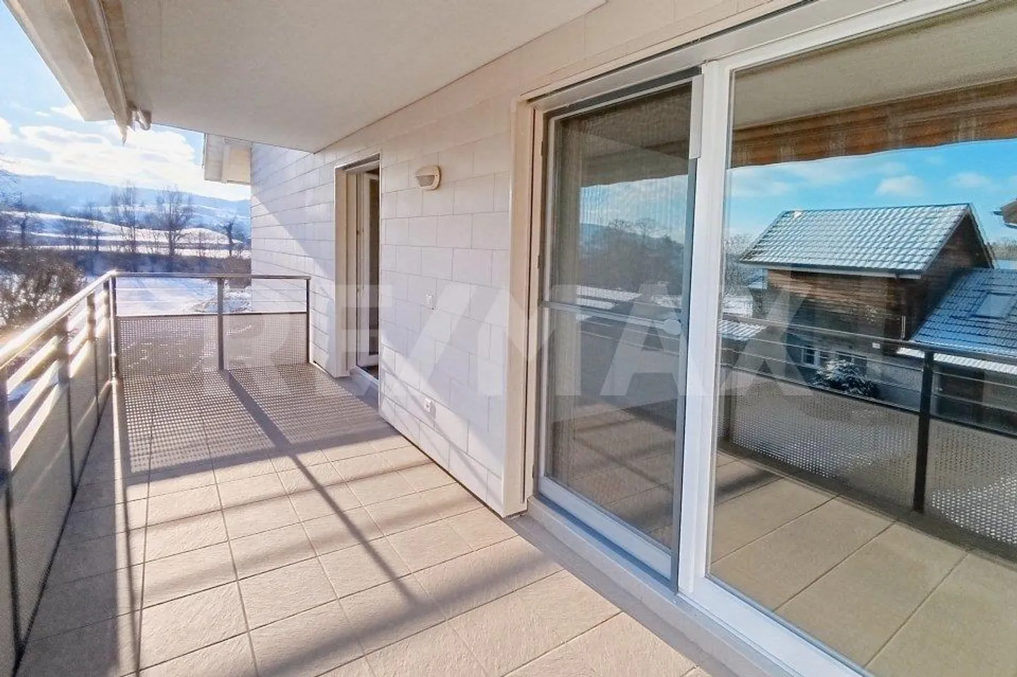 Well-maintained 2½-room apartment with mountain view - Photo 9 of 13