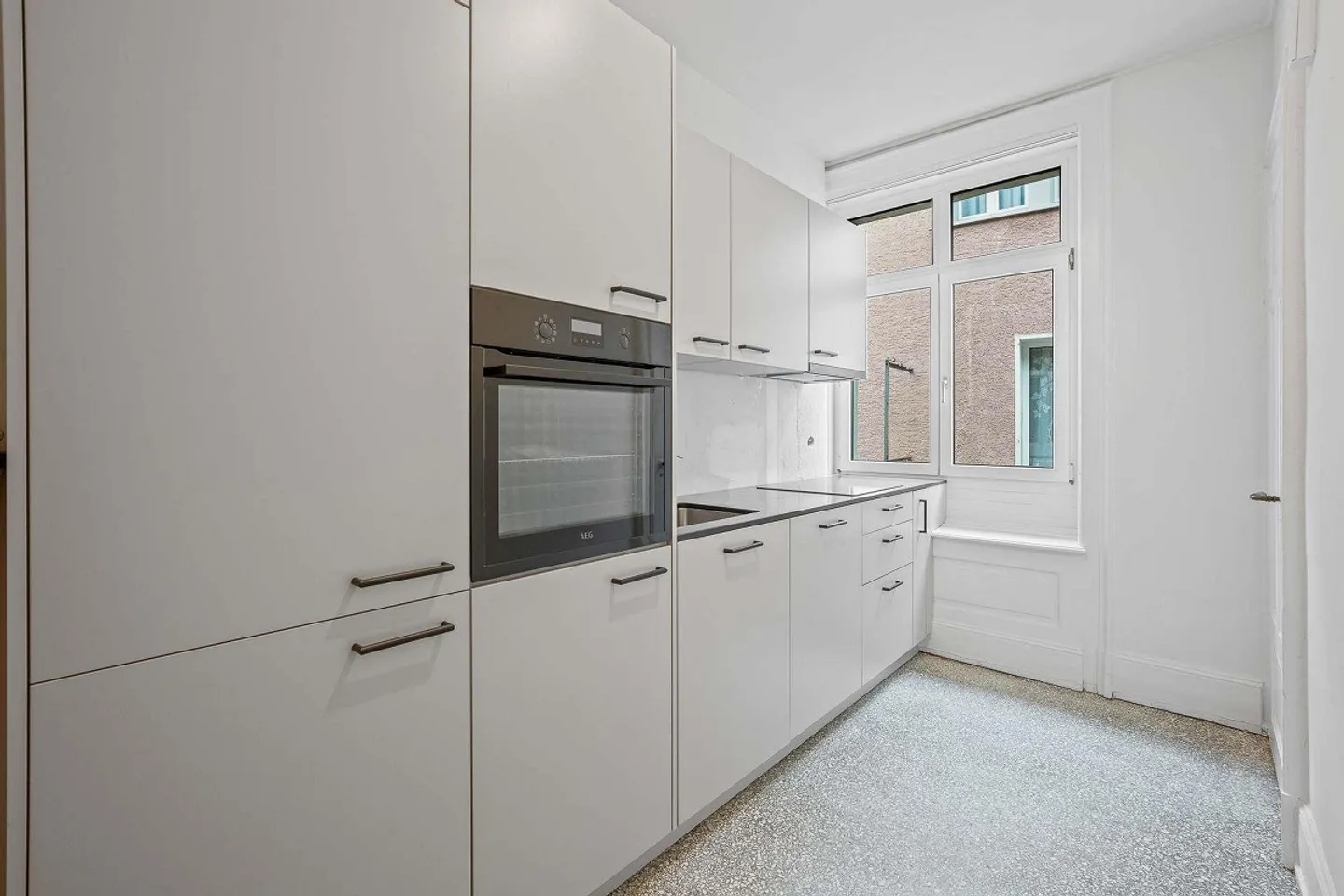 Charming 4-room apartment freshly renovated & ready for occupancy - Photo 2 of 14