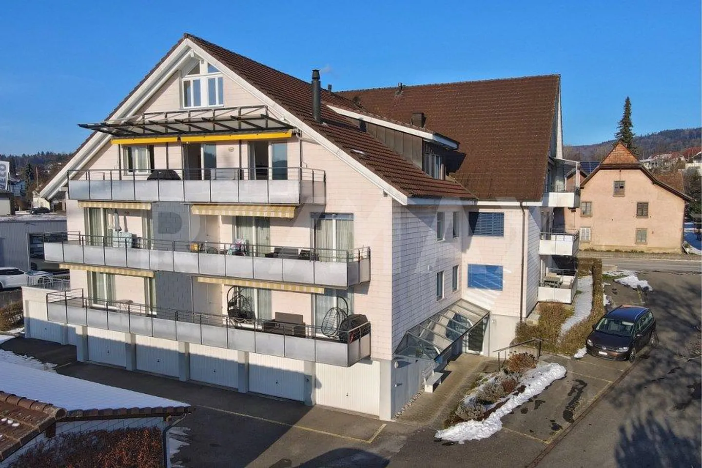 Well-maintained 2½-room apartment with mountain view - Photo 12 of 13