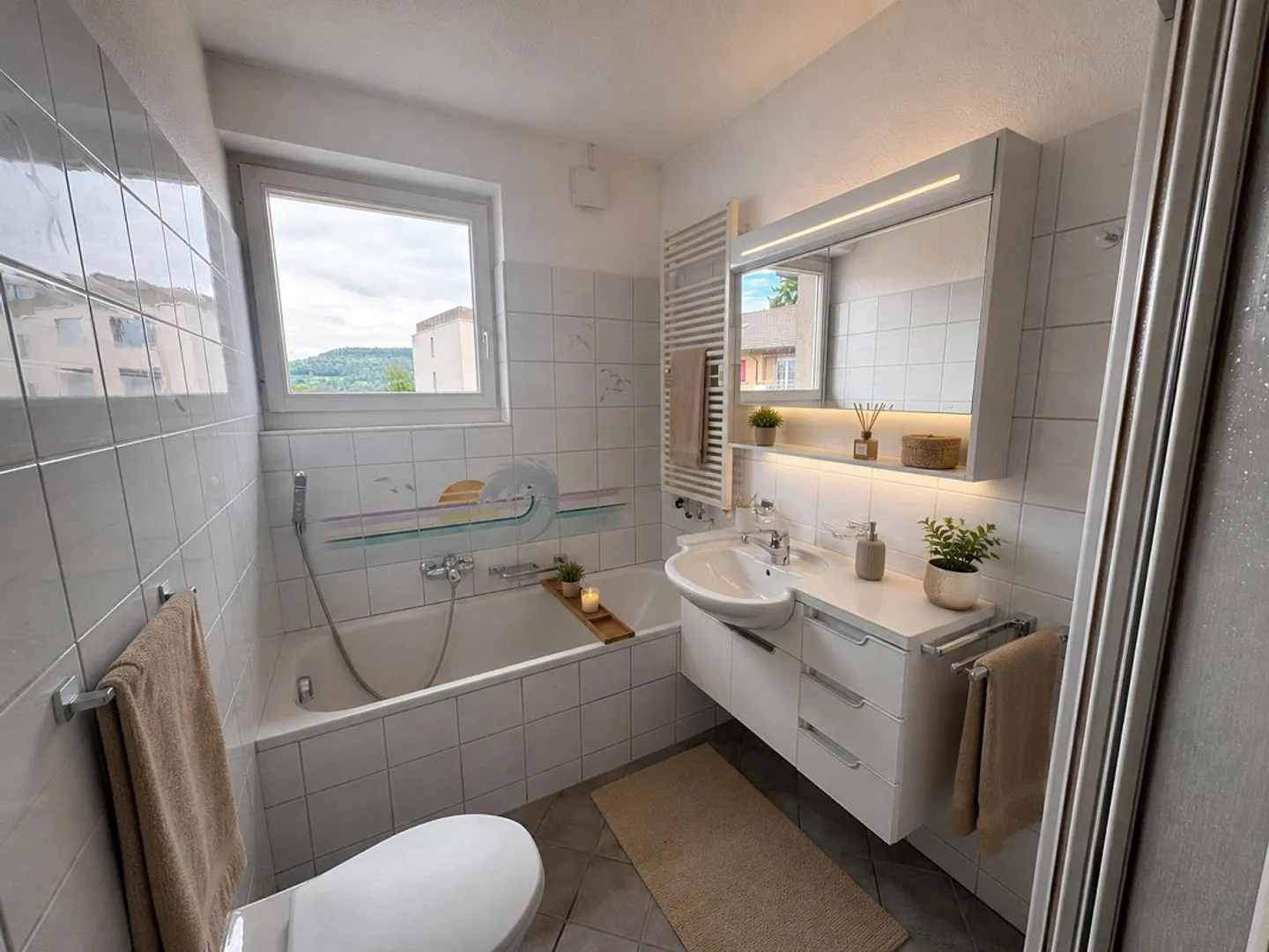 Central Located Apartment - Photo 5 of 7