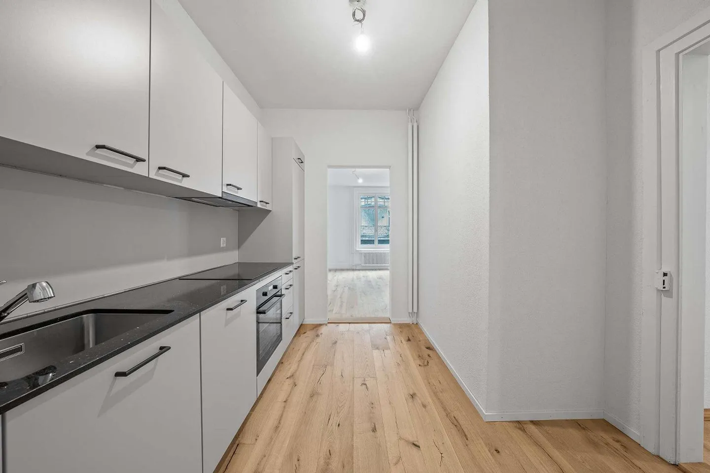 Charming 4-room apartment freshly renovated & ready for occupancy - Photo 4 of 14