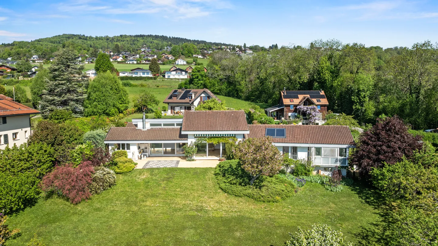 Bevorzugte Lage für diese Villa mit Panoramablick in Arzier - Foto 4 von 14