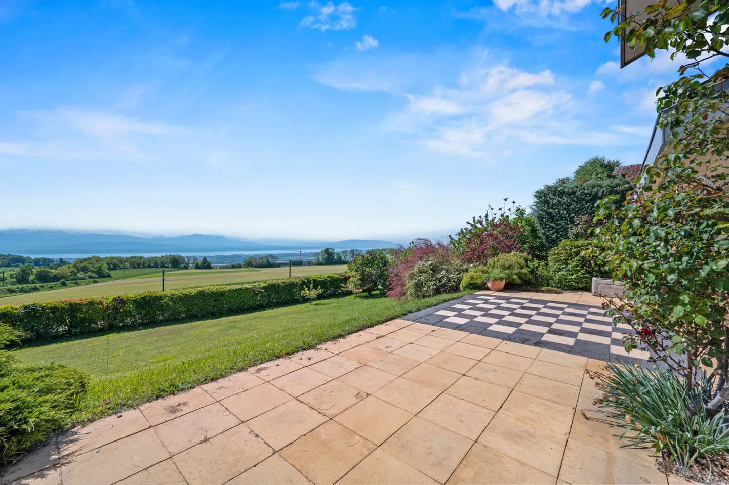 Bevorzugte Lage für diese Villa mit Panoramablick in Arzier - Foto 5 von 14