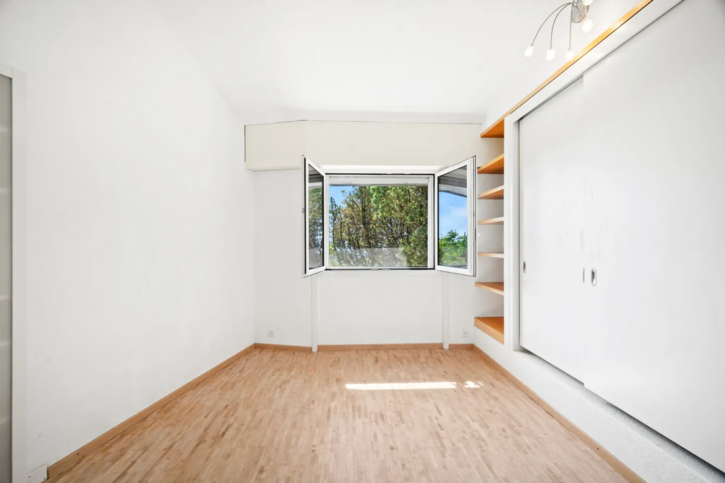 Bevorzugte Lage für diese Villa mit Panoramablick in Arzier - Foto 12 von 14