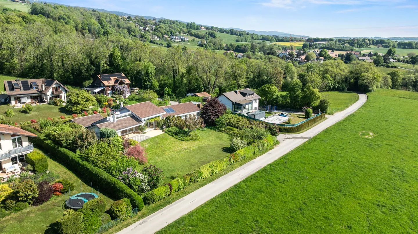 Bevorzugte Lage für diese Villa mit Panoramablick in Arzier - Foto 14 von 14