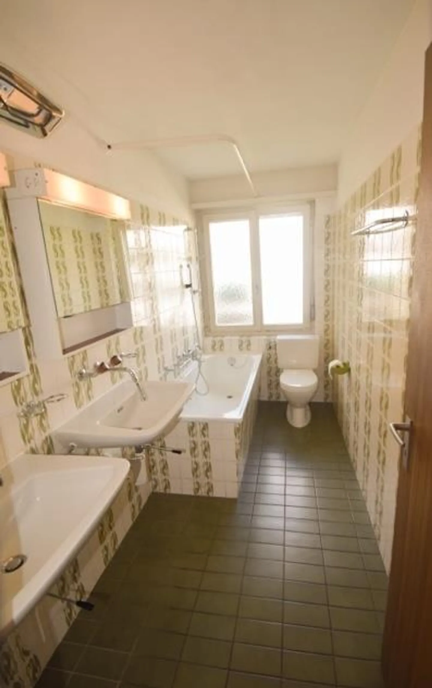 Living with Perspective: 4.5-Room Apartment with Underground Parking Space - Photo 9 of 16