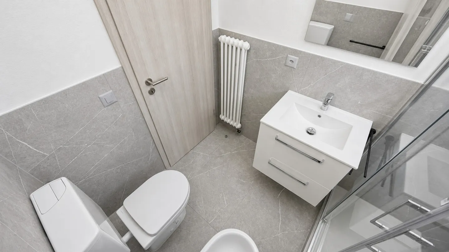 JUSQU'À 3 MOIS GRATUITS - Appartement rénové de 3,5 pièces à Lugano avec piscine - Photo 8 sur 10