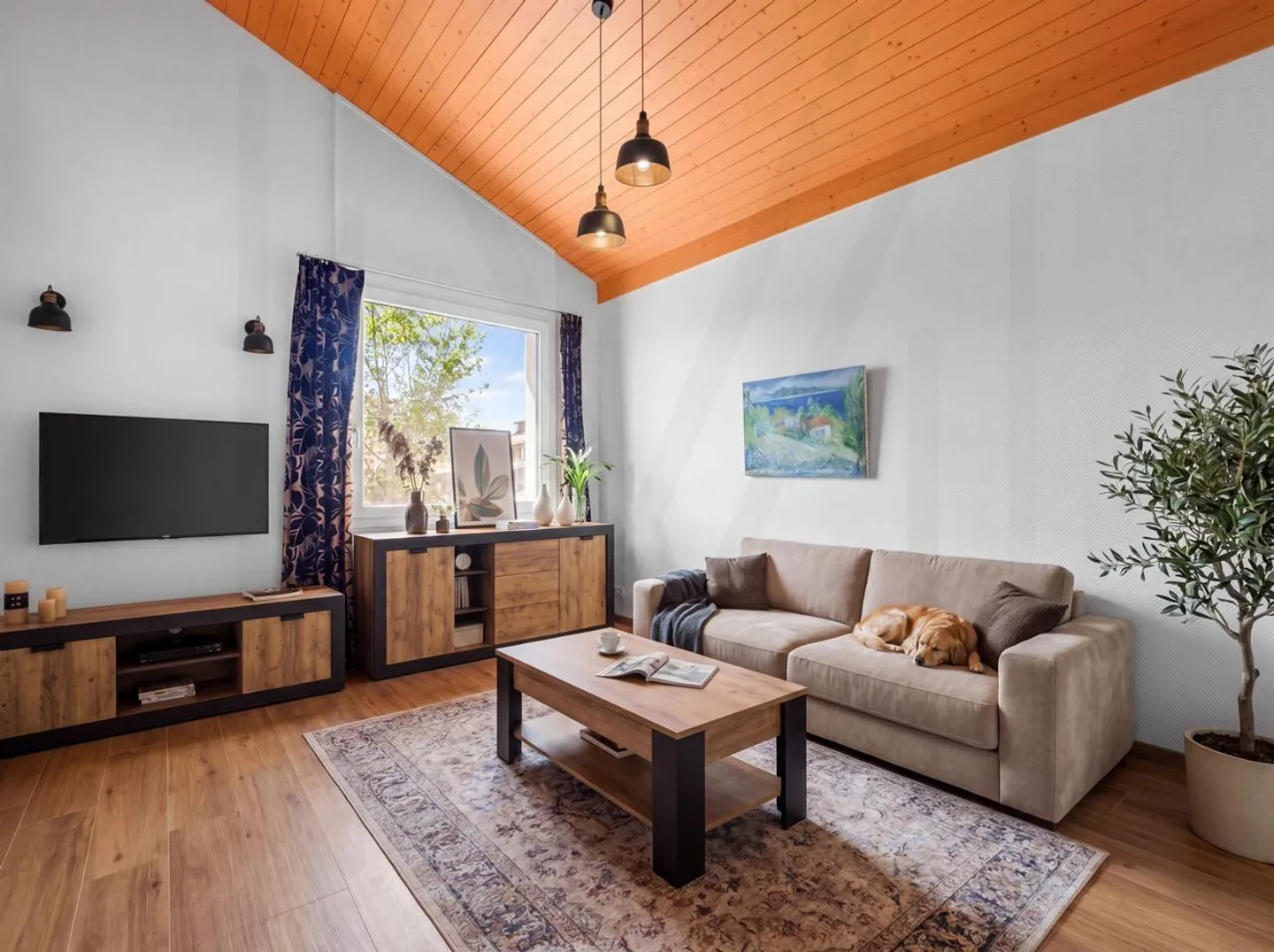 Architectural Villa with Stunning Views - Photo 13 of 17
