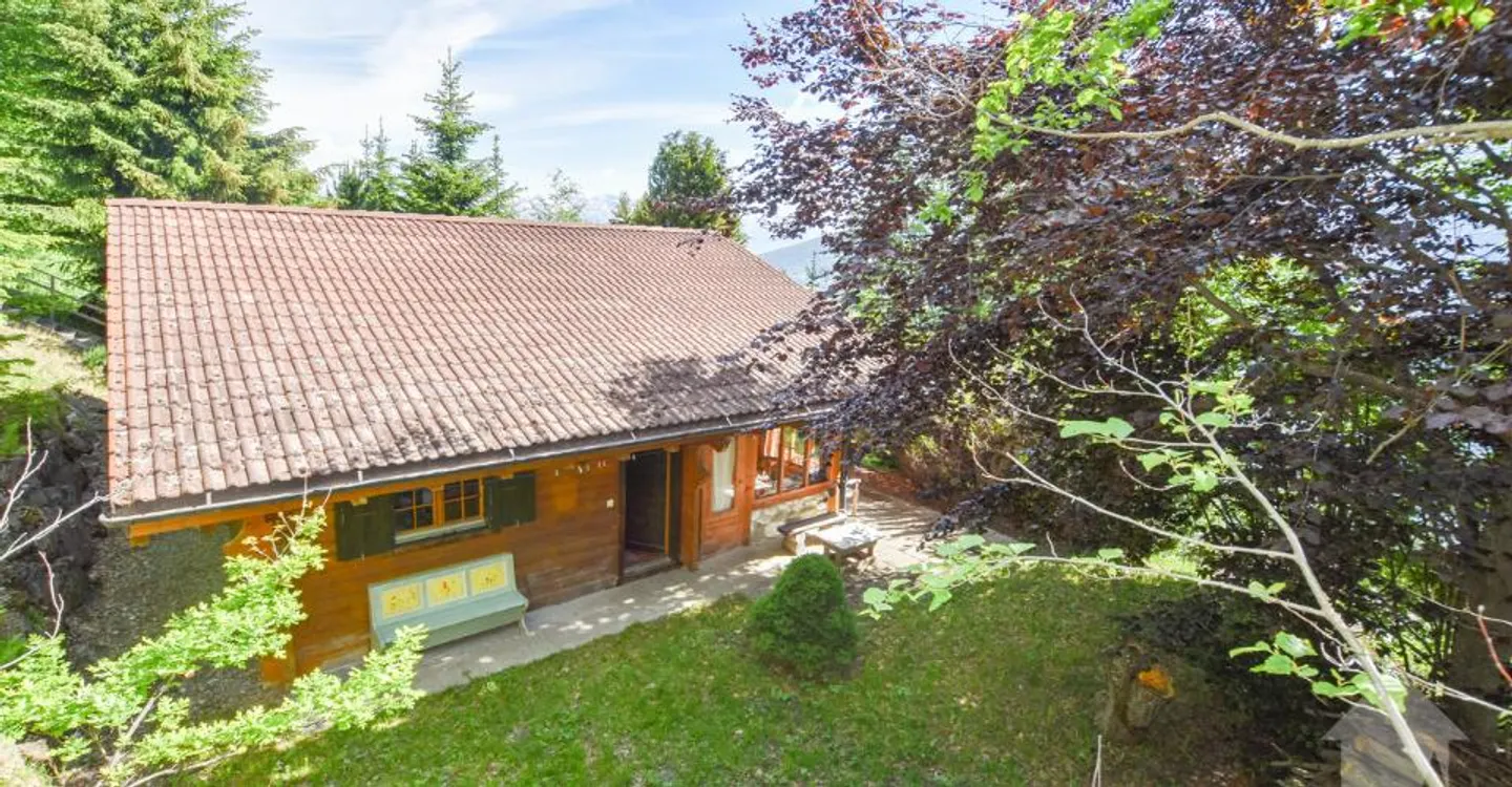 Charmantes Chalet mit Garten - Foto 3 von 13