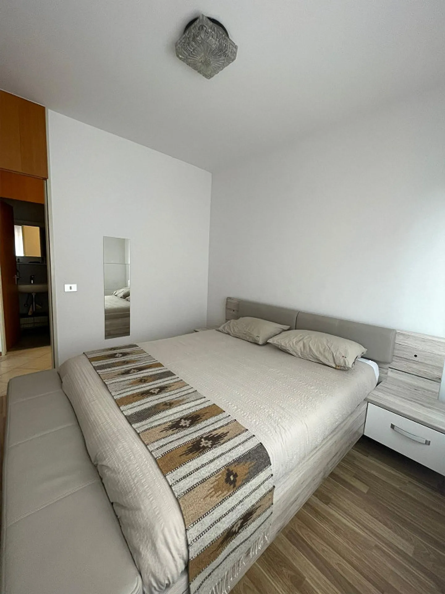 Moderno appartamento 2.5 locali con balcone a Lugano - Foto 2 di 5
