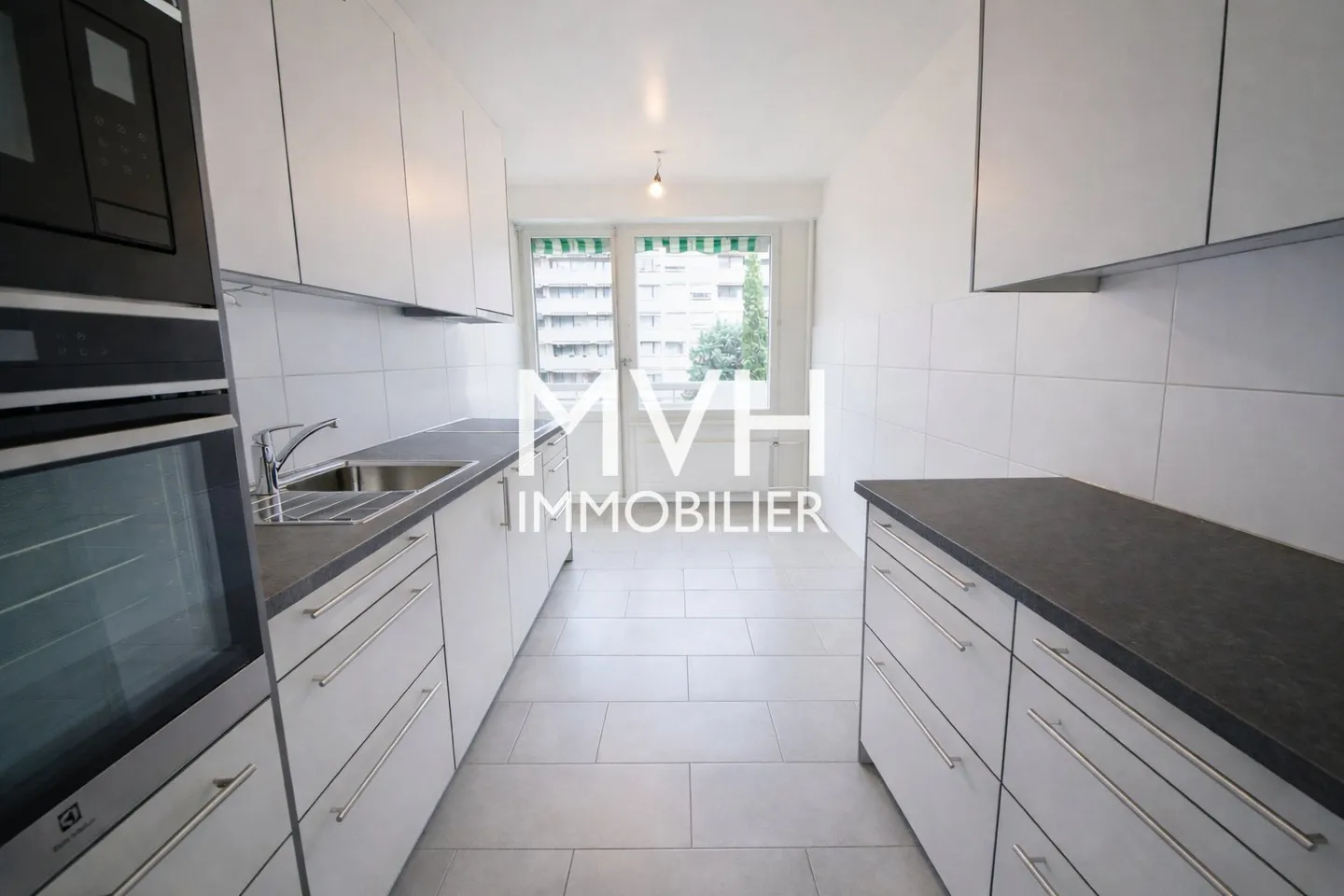 Appartement lumineux 4 pièces à Florissant - Photo 2 sur 7