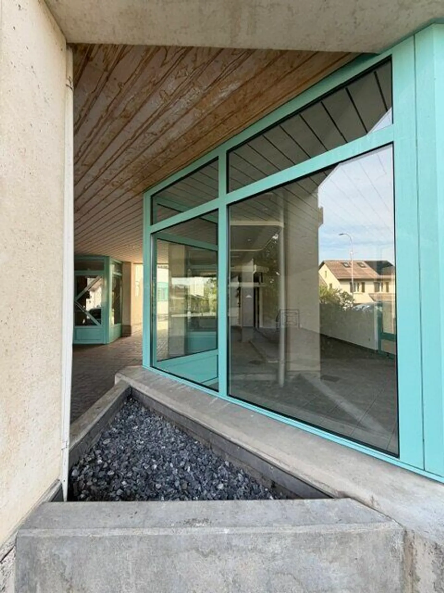 Commercial Space in Bassecourt - Photo 2 of 10