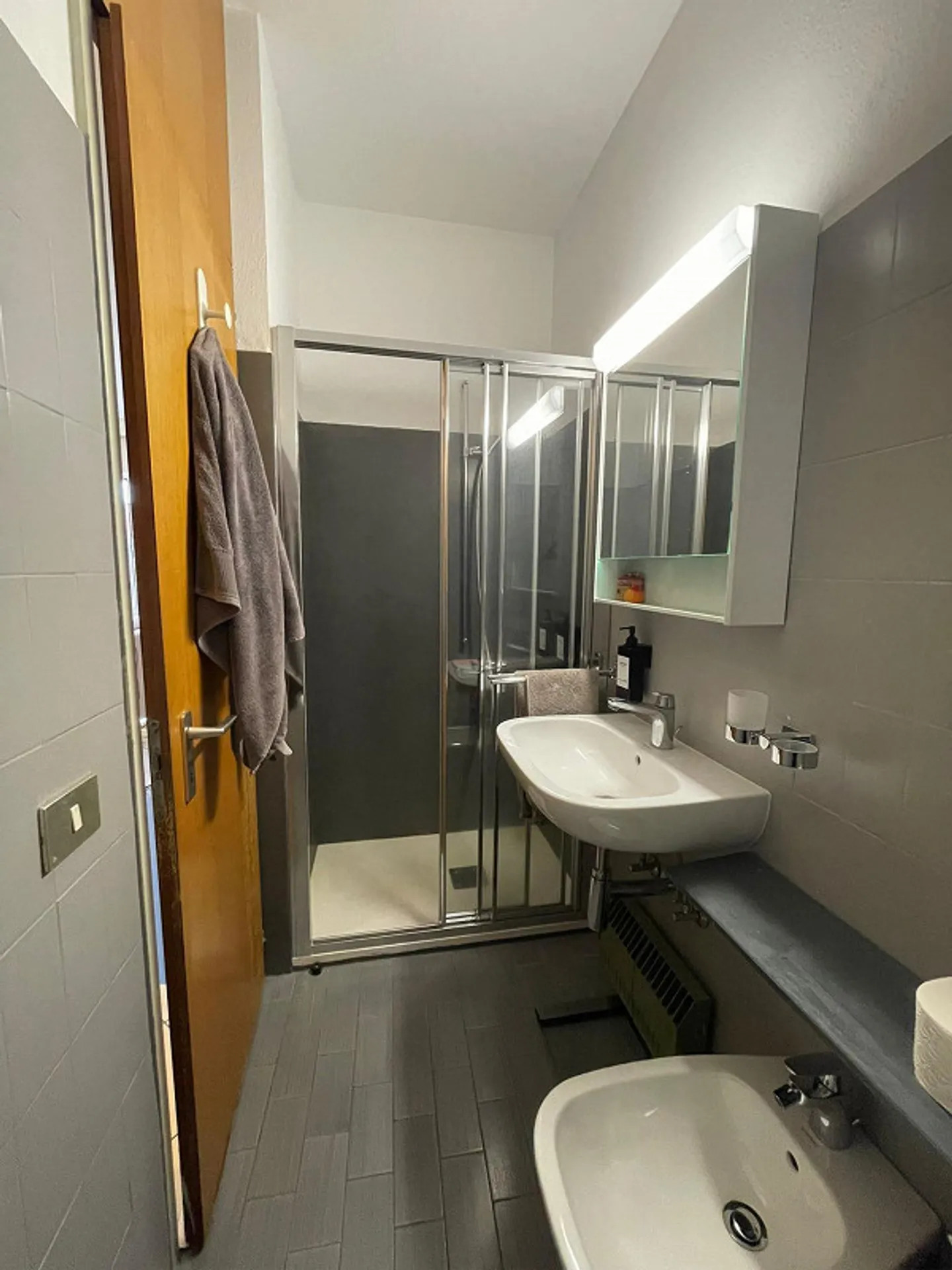 Moderno appartamento 2.5 locali con balcone a Lugano - Foto 1 di 5