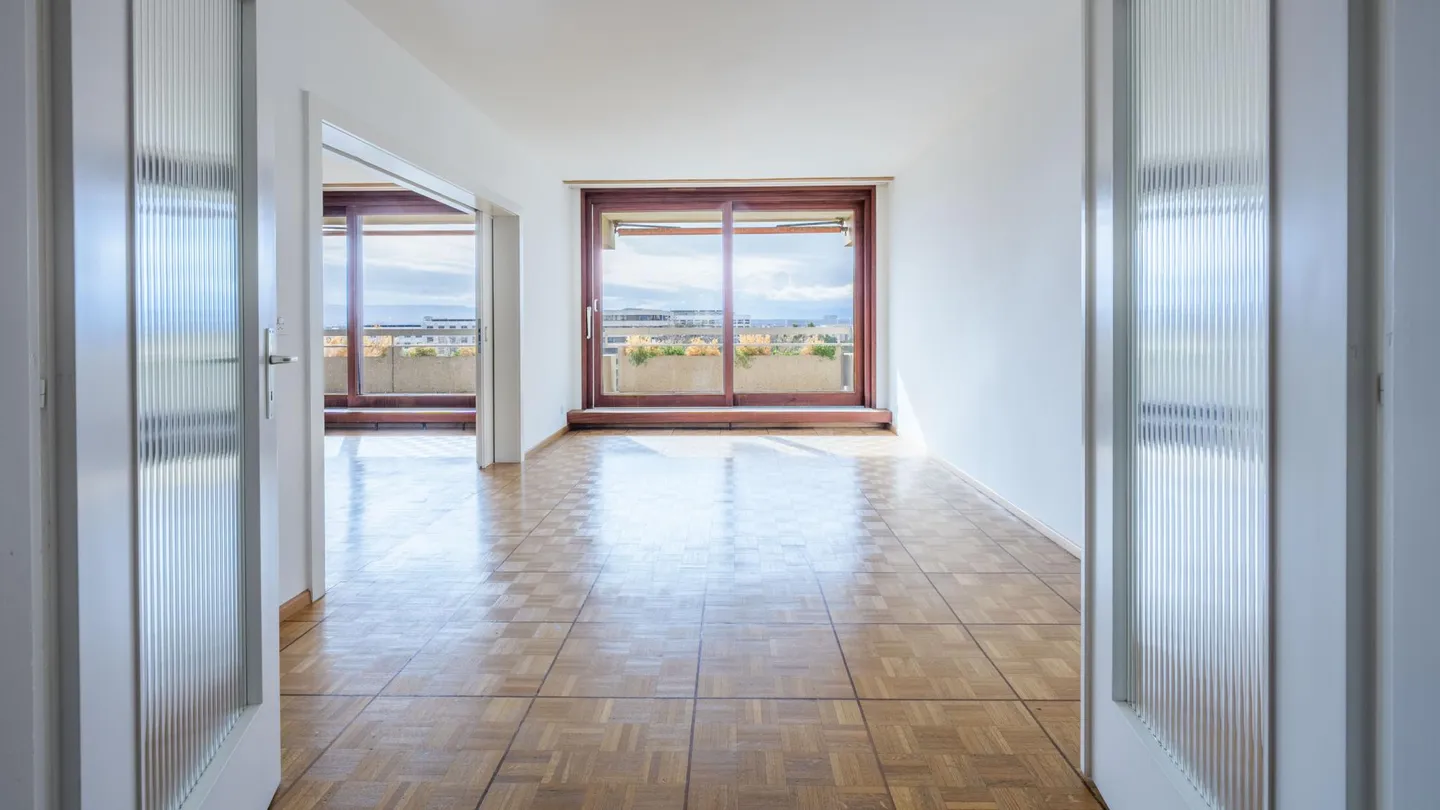 Appartamento spazioso con balcone - Foto 2 di 7