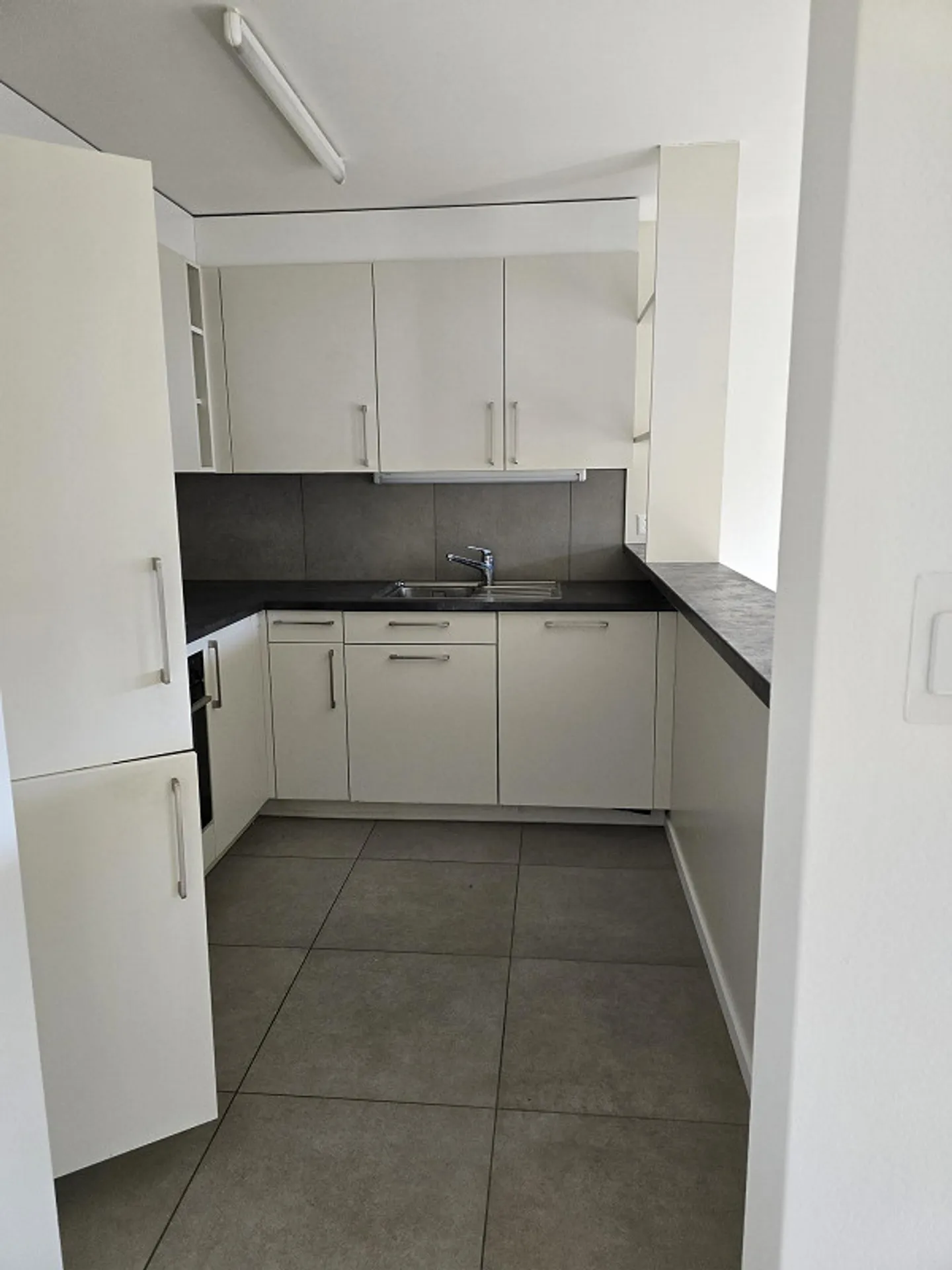 3.5 Room Apartment with Balcony - Photo 3 of 11