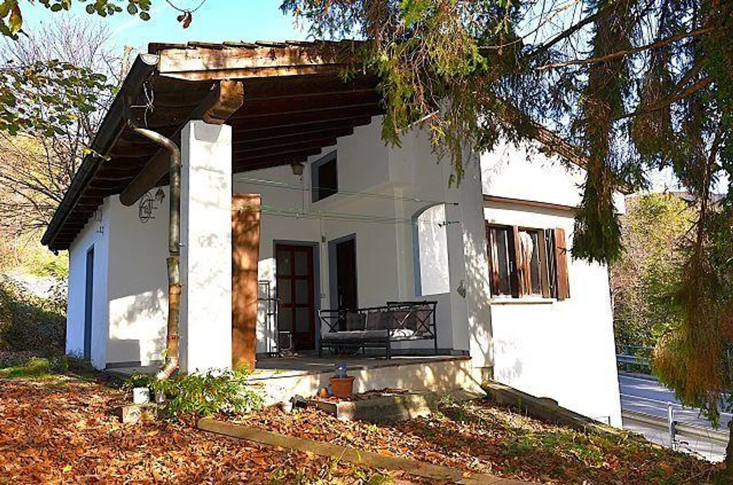«Haus mit viel Umschwung im Malcantone / Casa immersa nel verde con grande terreno nel Malcantone» - Foto 1 di 26