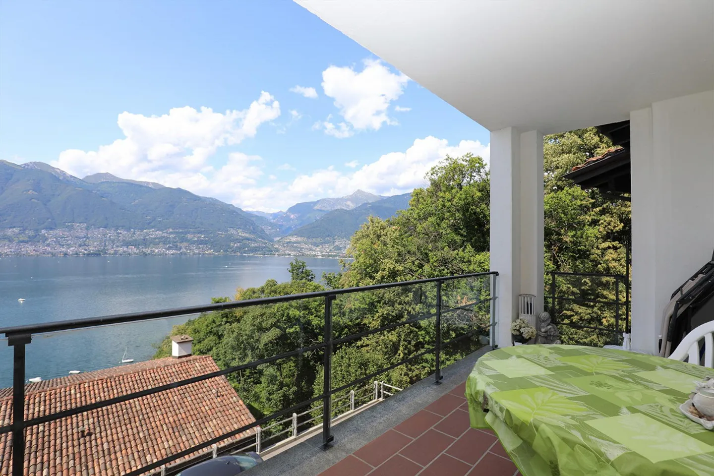 Charmante 1.5-Zimmer-Wohnung mit Seeblick und Pool in Vira (Gambarogno) - Foto 1 von 17