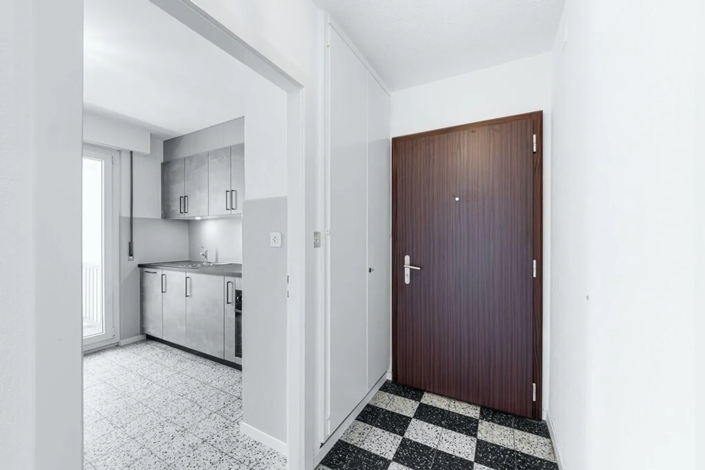 A saisir ! Idéalement situé au centre-ville de Conthey ! - Photo 2 sur 9