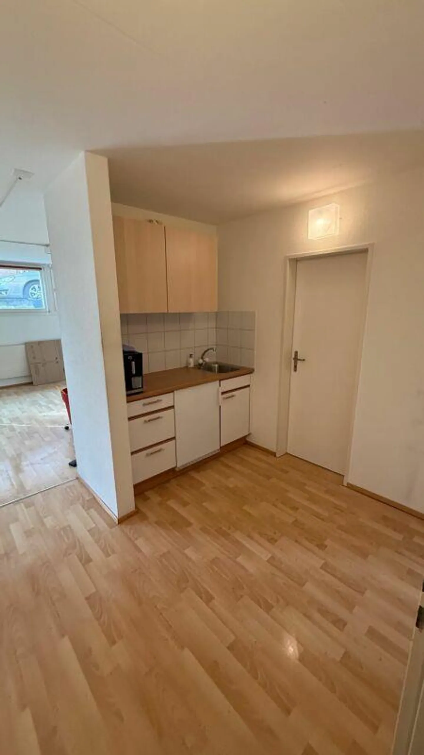 Versatile commercial space in Brislach - Photo 4 of 7