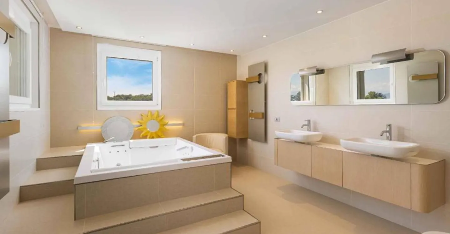 Magnificent private hotel with high-end amenities - Photo 6 of 11