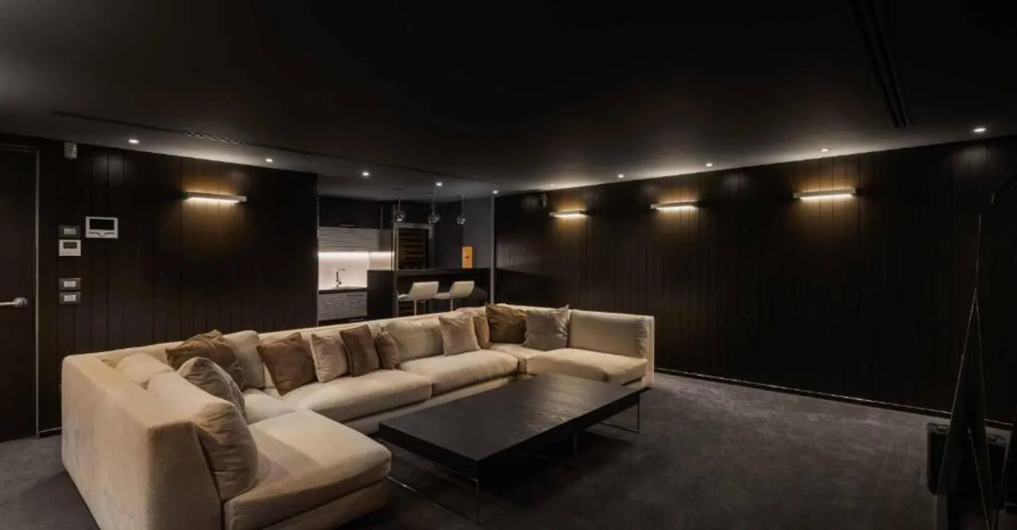 Magnificent private hotel with high-end amenities - Photo 8 of 11