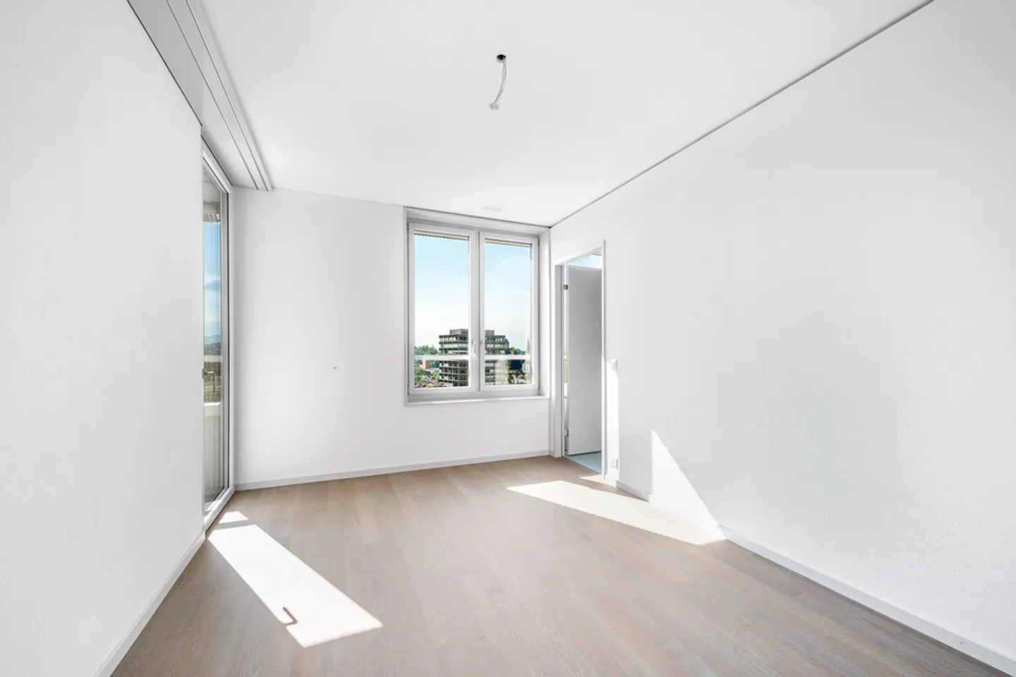 Nuovo appartamento con vista a Uster - Foto 6 di 12