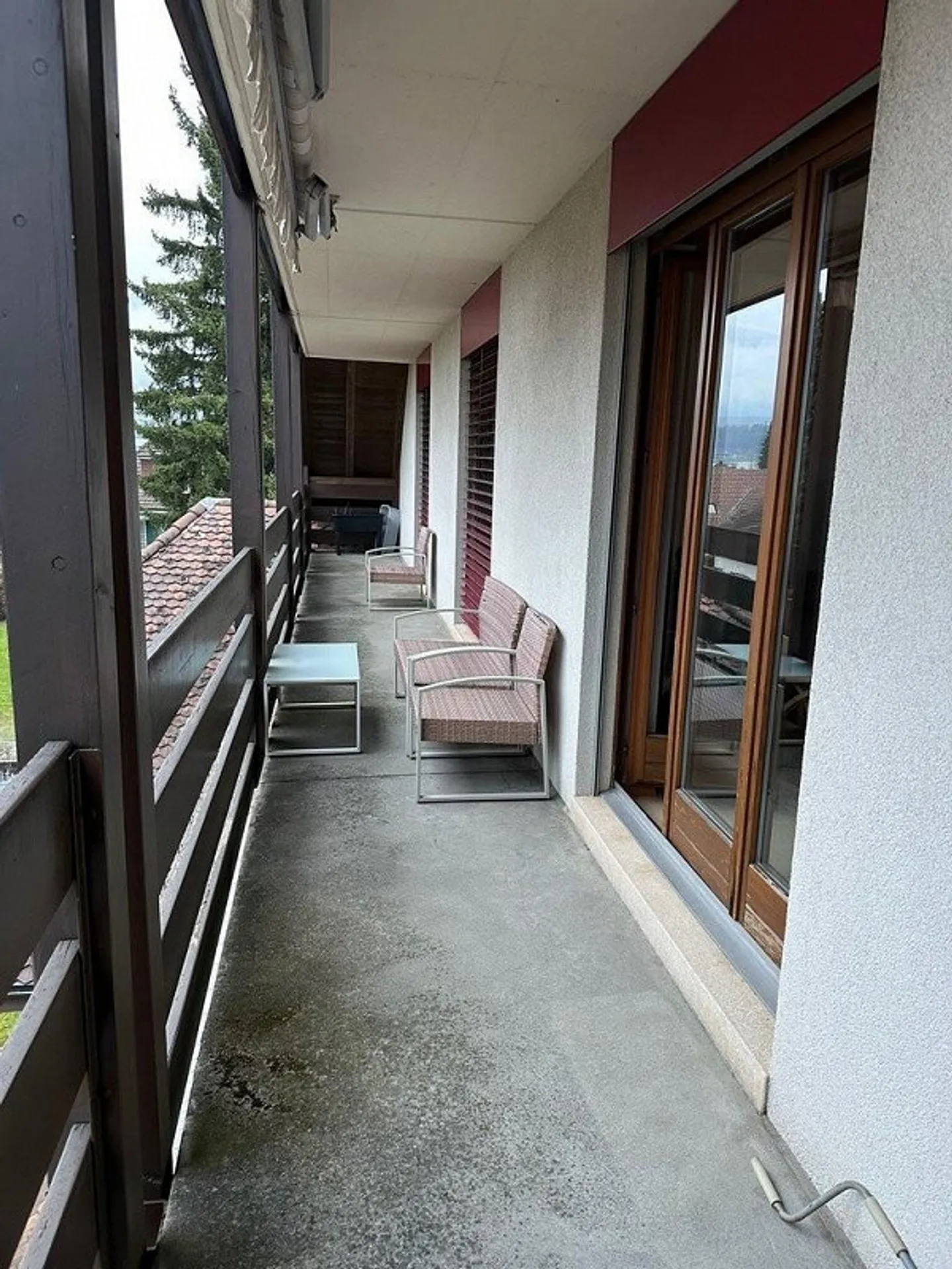 Large apartment seeks tenant! - Photo 8 of 9