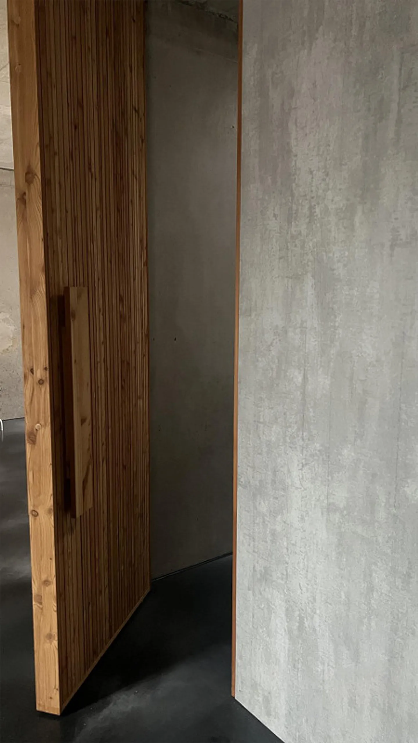Appartamento loft arredato unico con cemento a vista e lucernario - Foto 8 di 12