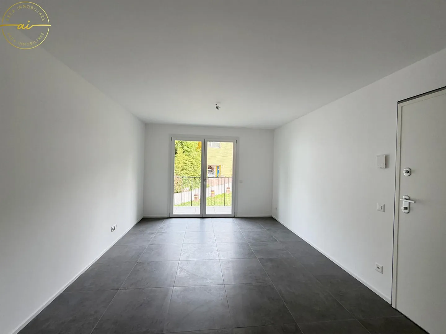 NEW 3.5 ROOMS WITH THREE BALCONIES IN VACALLO - Photo 2 of 13
