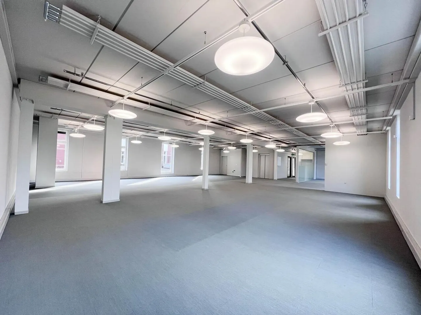 Commercial premises for rent in Boujean – flexibility and accessibility - Photo 2 of 9