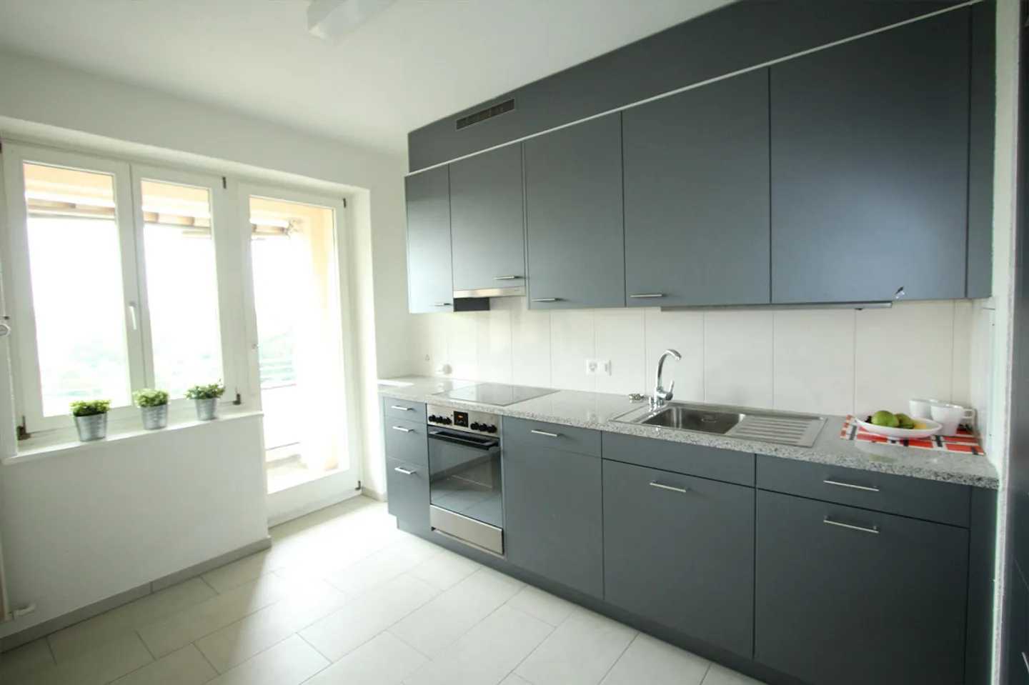 Modernes Apartment mit Balkon - Foto 3 von 5