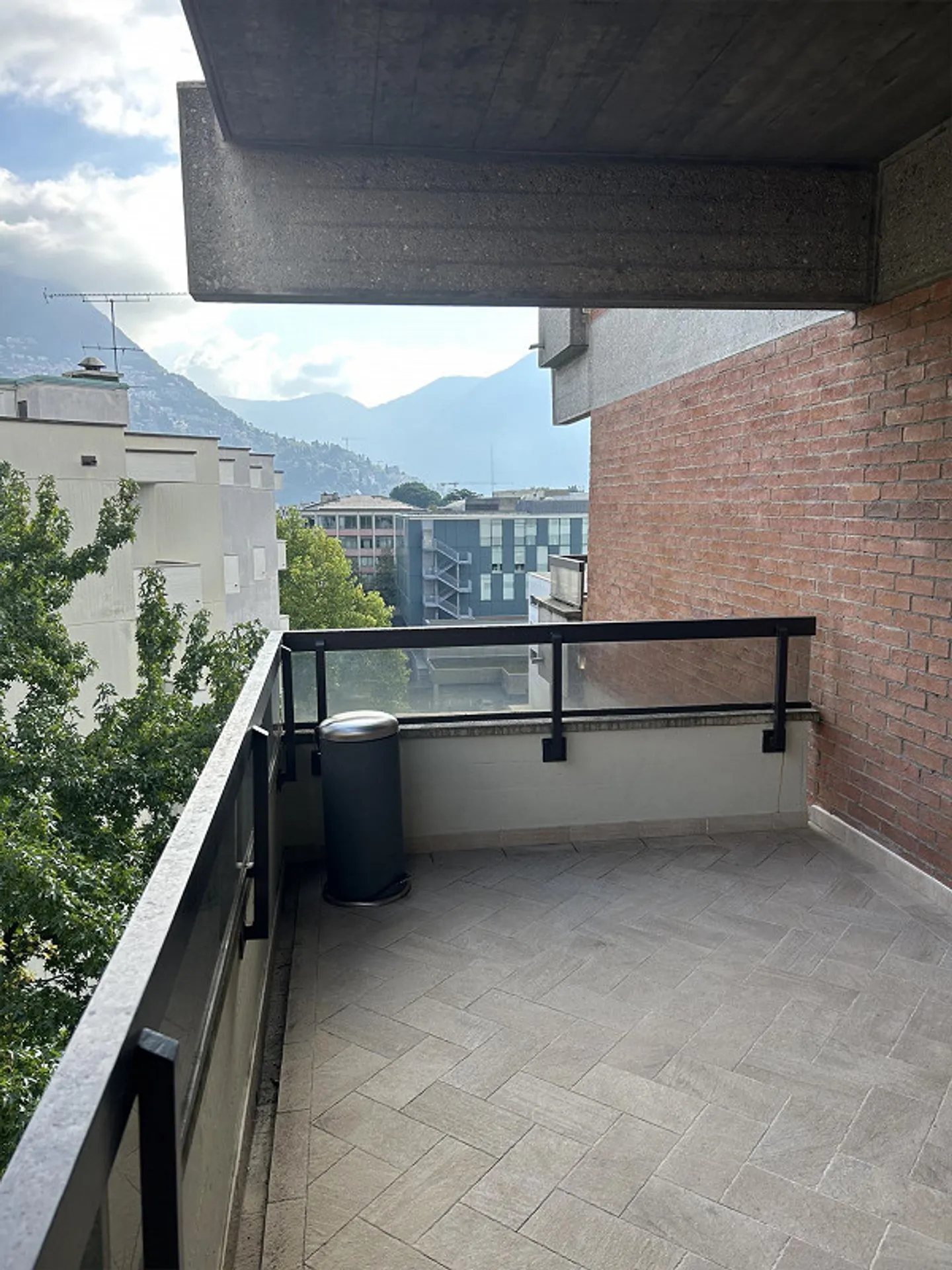 Monolocale al 4° piano con vista - Foto 4 di 8