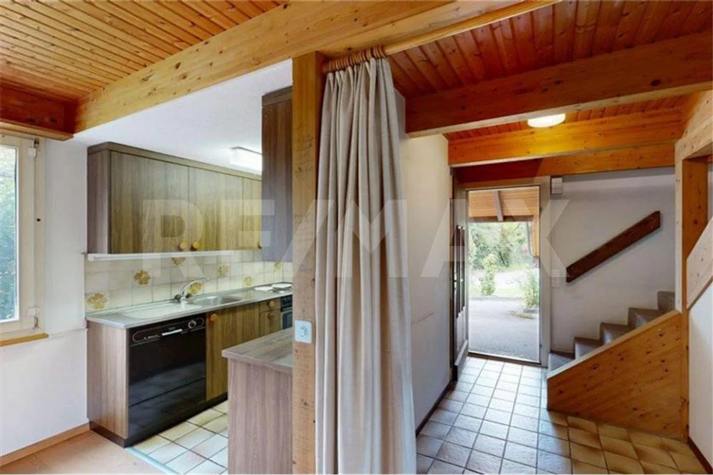 Casa unifamiliare di 5,5 stanze in un quartiere tranquillo e soleggiato - Foto 7 di 13