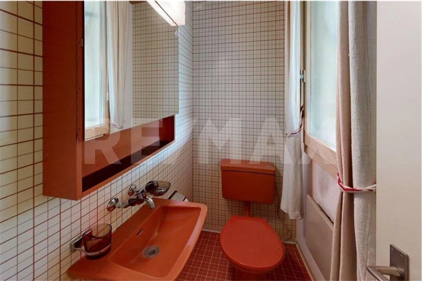 Casa unifamiliare di 5,5 stanze in un quartiere tranquillo e soleggiato - Foto 13 di 13