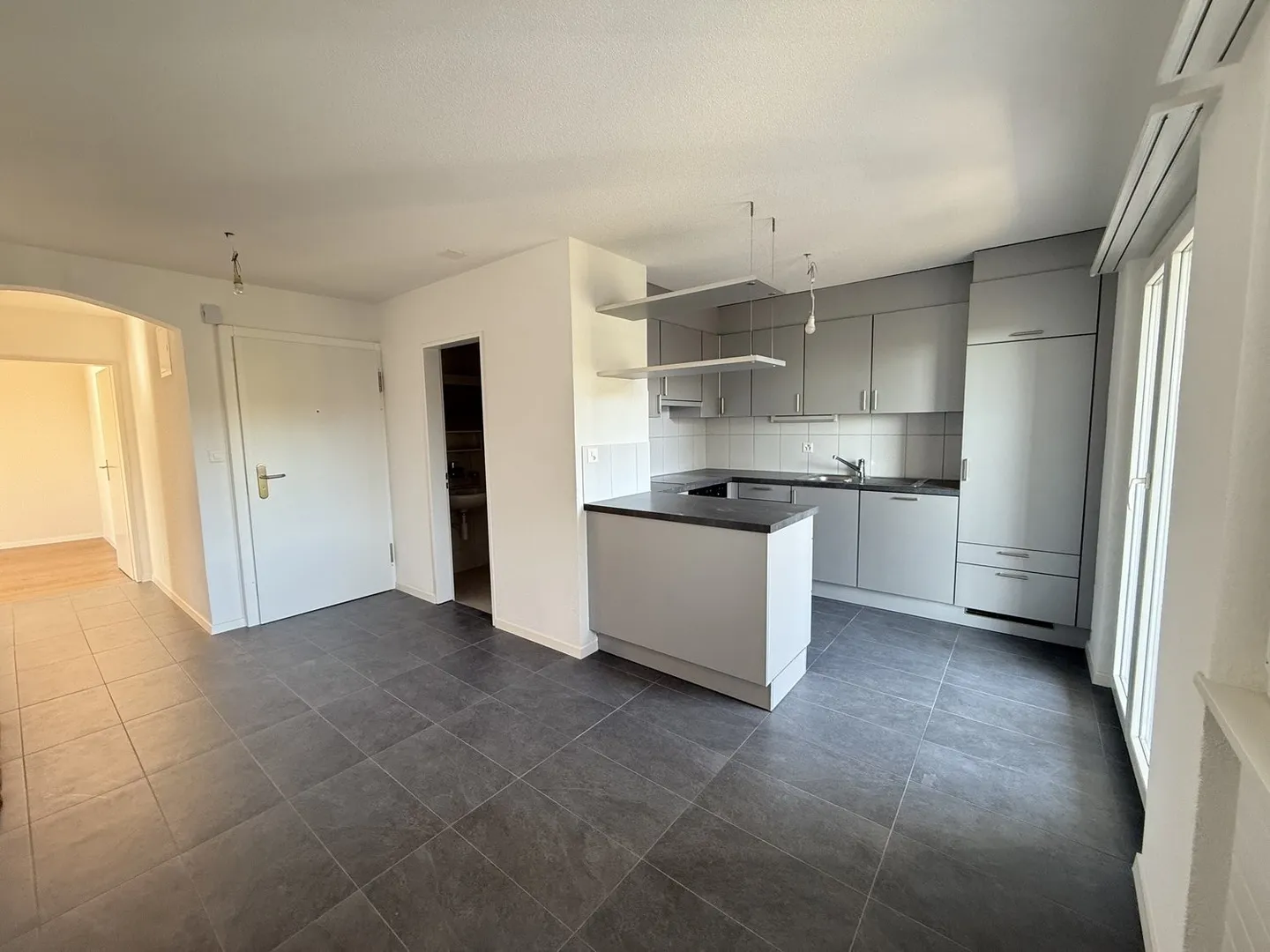Renovierte 3.5 Zimmerwohnung in Düdingen ! - Foto 1 von 5