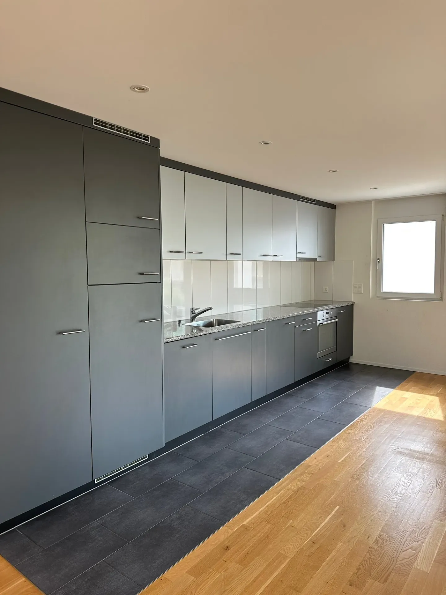 Appartement lumineux de 4,5 pièces avec balcon à Bremgarten - Photo 2 sur 12