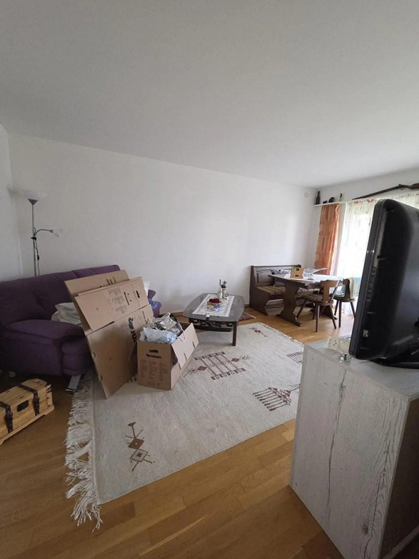 Belle appartement de 3 pièces à louer au rez-de-chaussée surélevé - Photo 2 sur 10