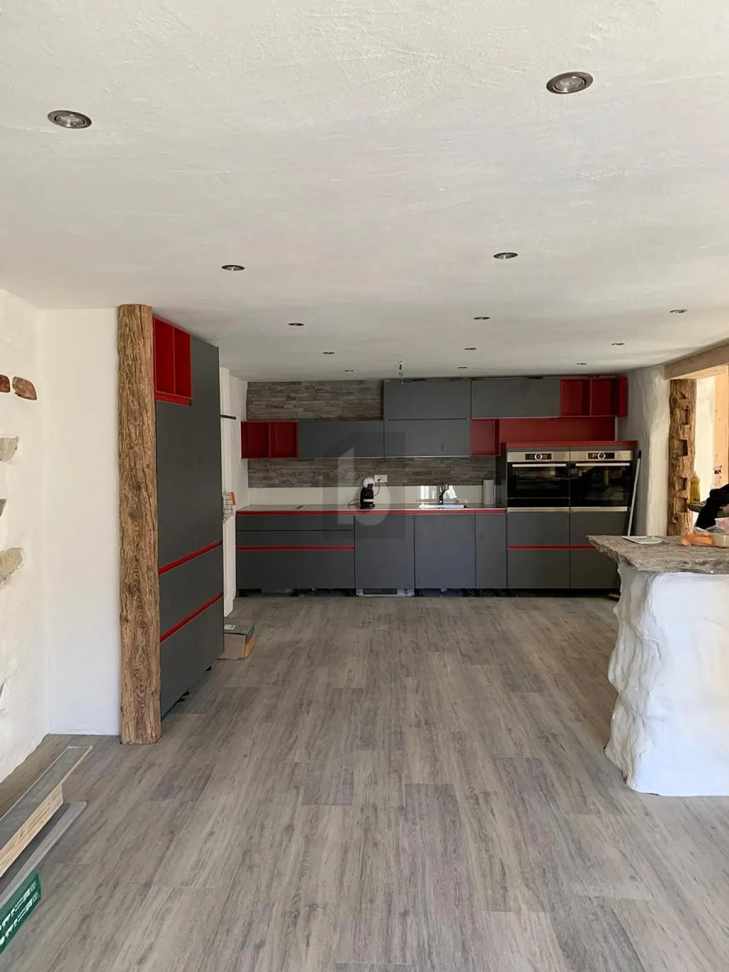 ENSOLEILLÉ AVEC TERRASSE ET BEAUCOUP D'ESPACE - Photo 4 sur 5