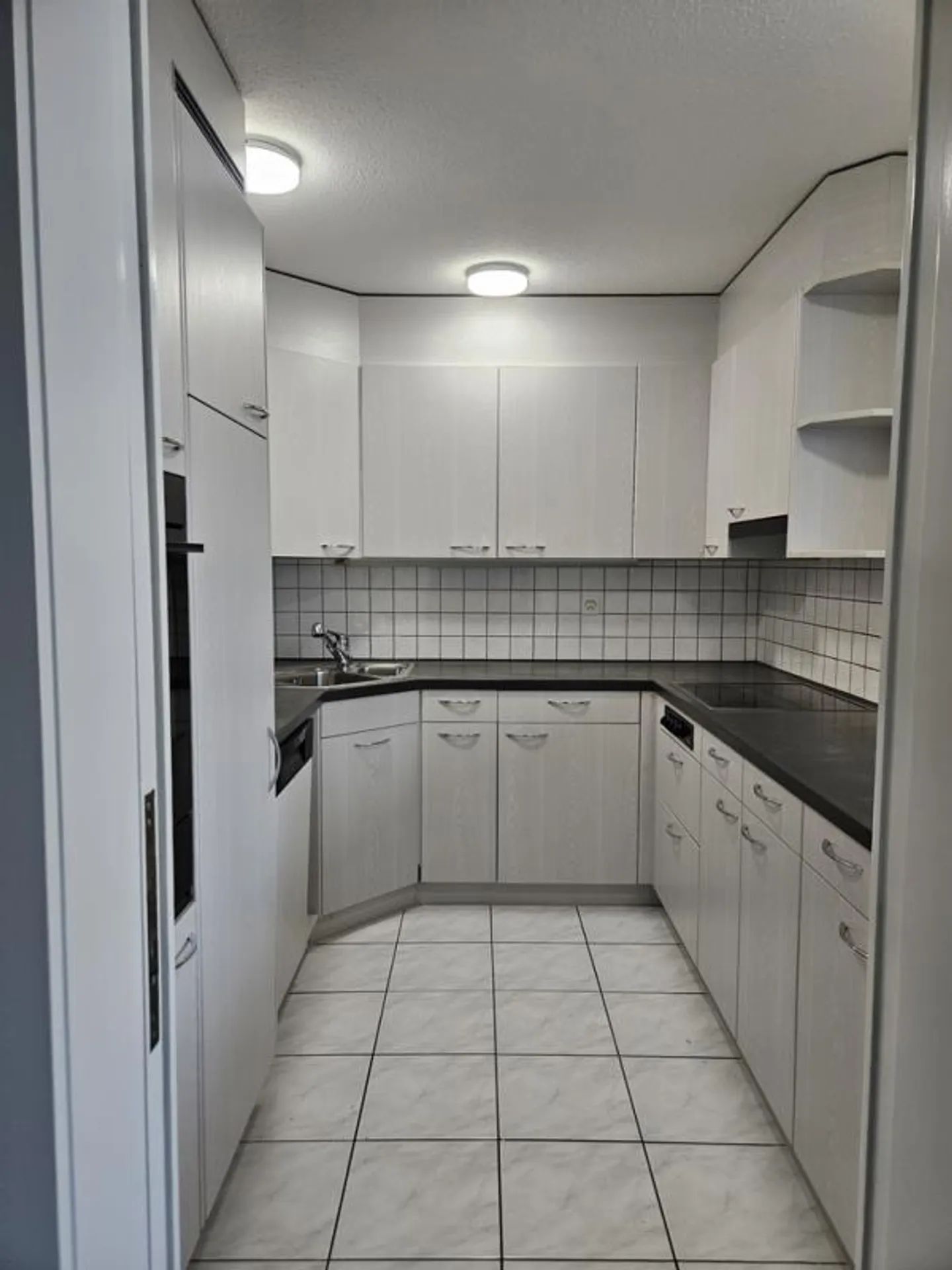 La tua nuova casa familiare in una posizione centrale - Foto 3 di 10