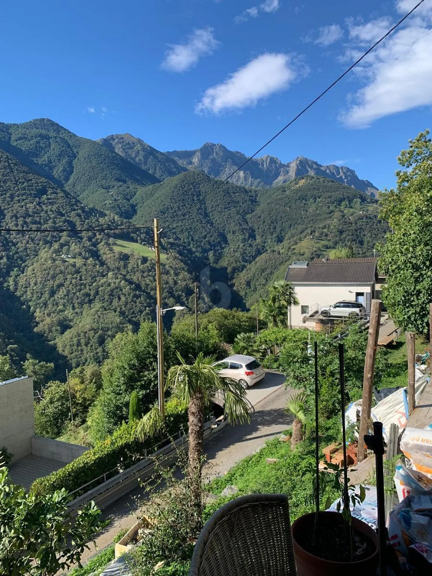 ENSOLEILLÉ AVEC TERRASSE ET BEAUCOUP D'ESPACE - Photo 2 sur 5