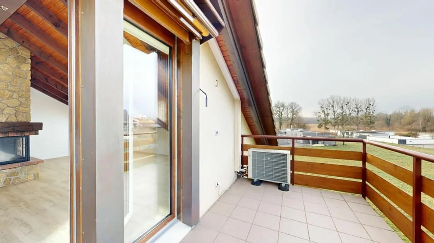 Sentiment de vie méditerranéenne à Vallamand - Maisonette avec galerie et vue sur le lac - Photo 10 sur 13