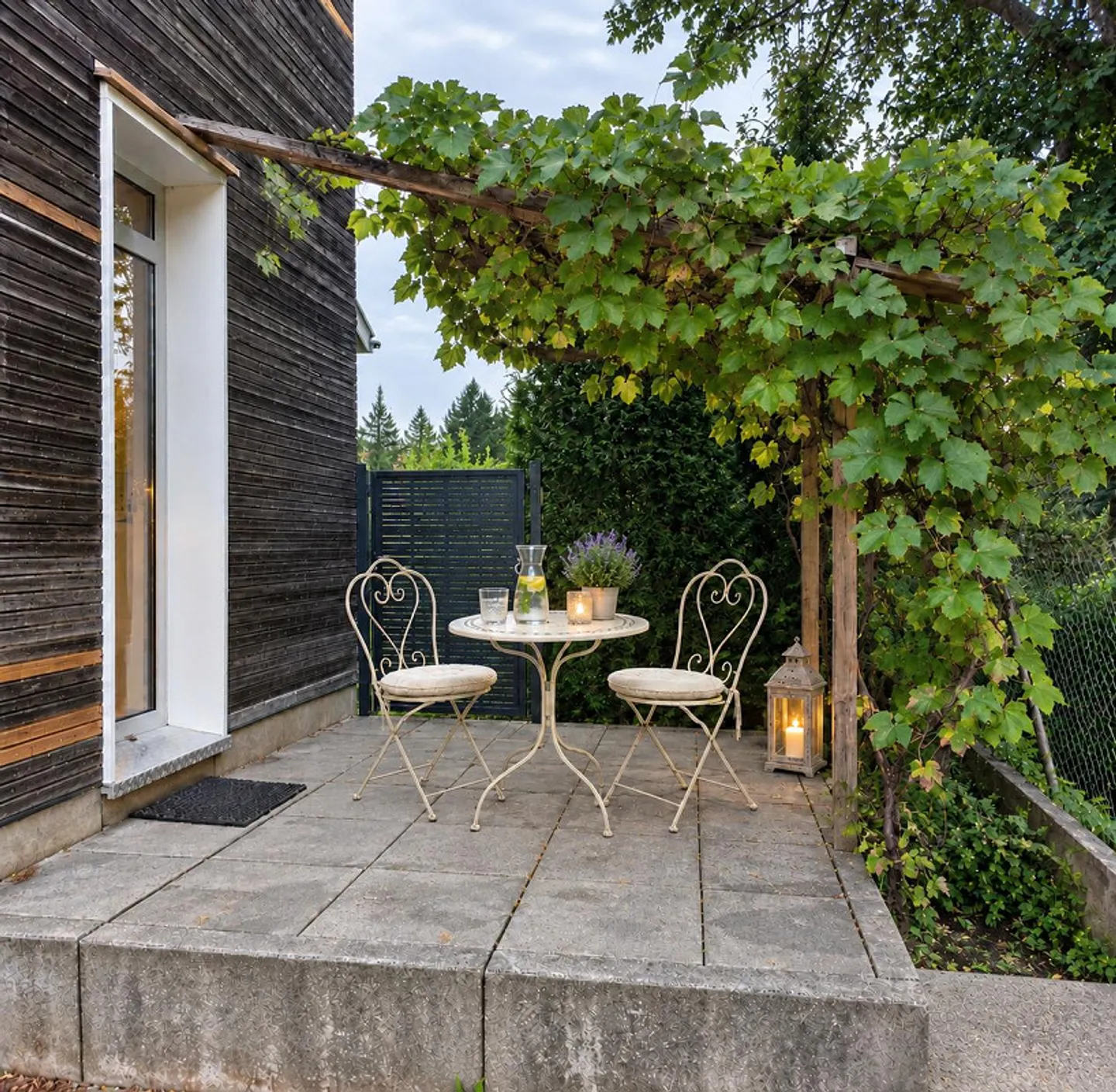 Maison jumelée spacieuse de 6,5 pièces avec jardin et vue dégagée - Photo 11 sur 12