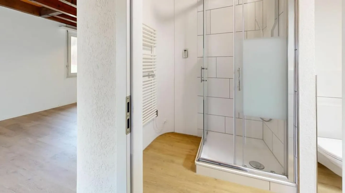 Sentiment de vie méditerranéenne à Vallamand - Maisonette avec galerie et vue sur le lac - Photo 12 sur 13