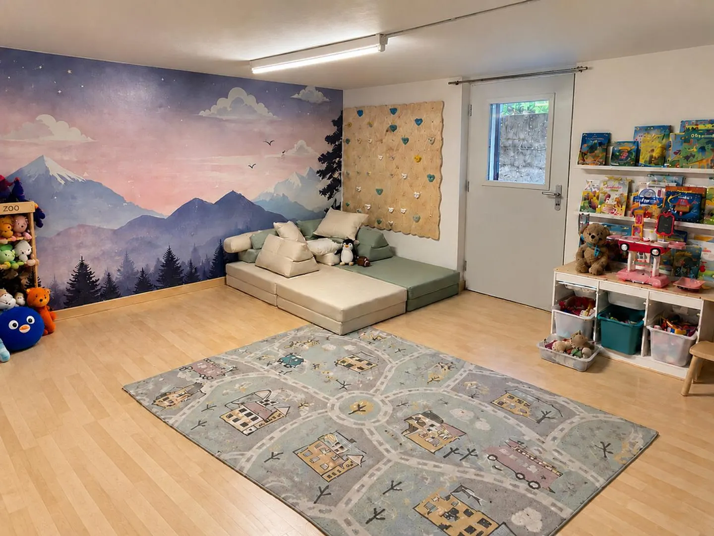 Maison jumelée spacieuse de 6,5 pièces avec jardin et vue dégagée - Photo 12 sur 12