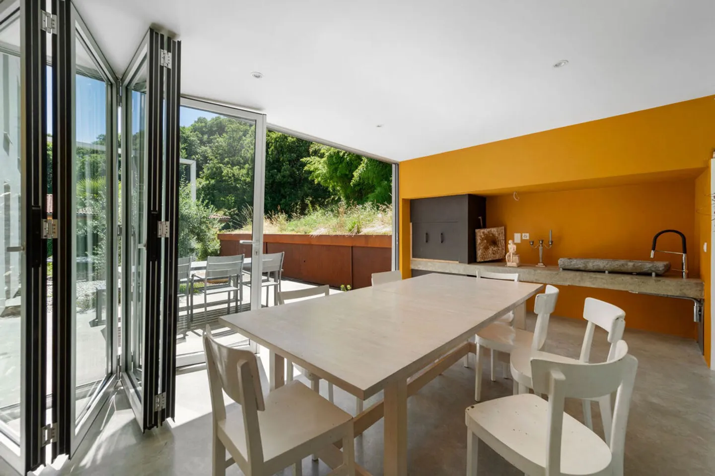 «Arosio - moderne Villa mitten im Grünen» - Foto 10 von 13