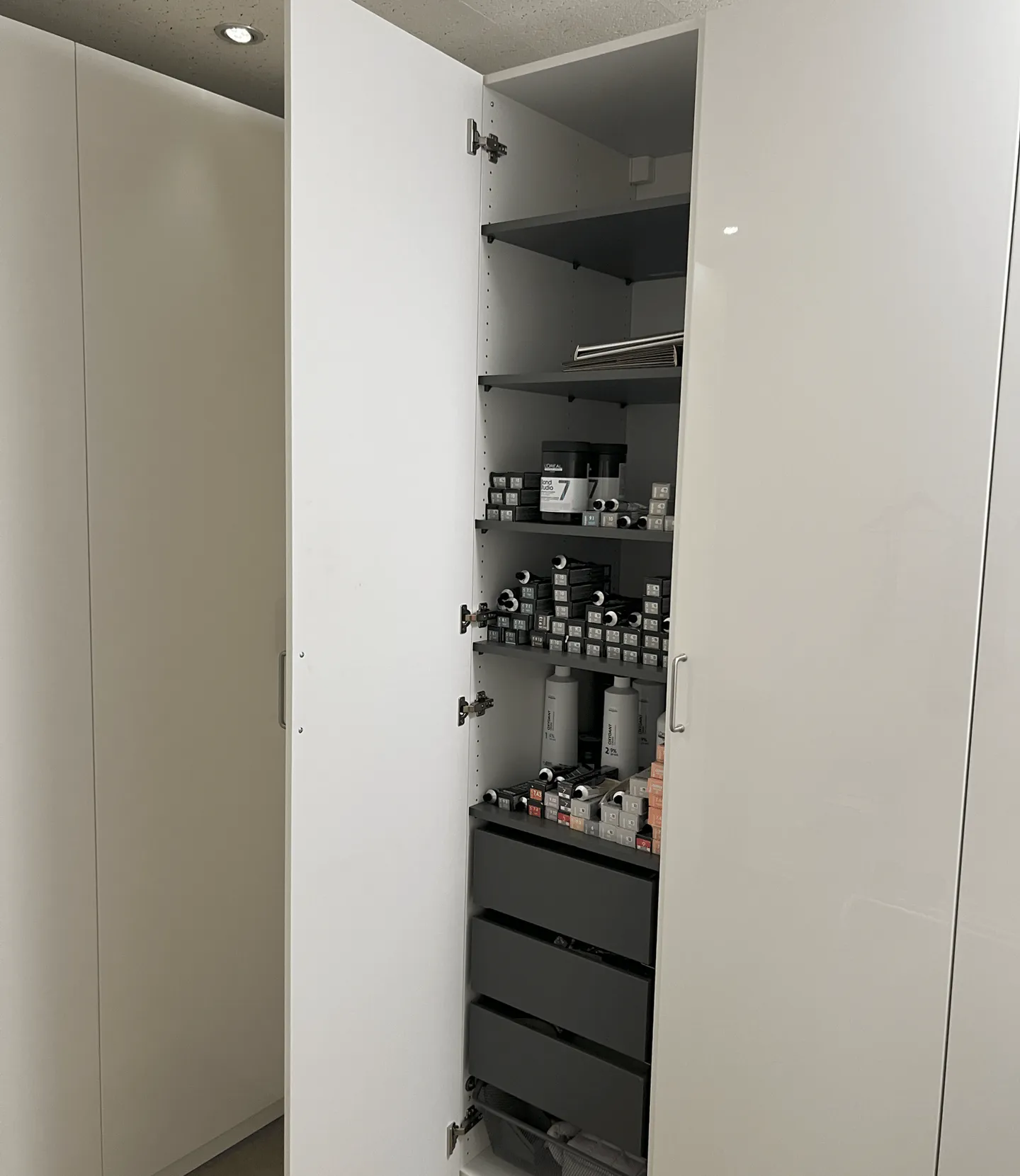 Affitto di Sedia da Parrucchiere in Salone nel Cuore di Basilea - Foto 10 di 11