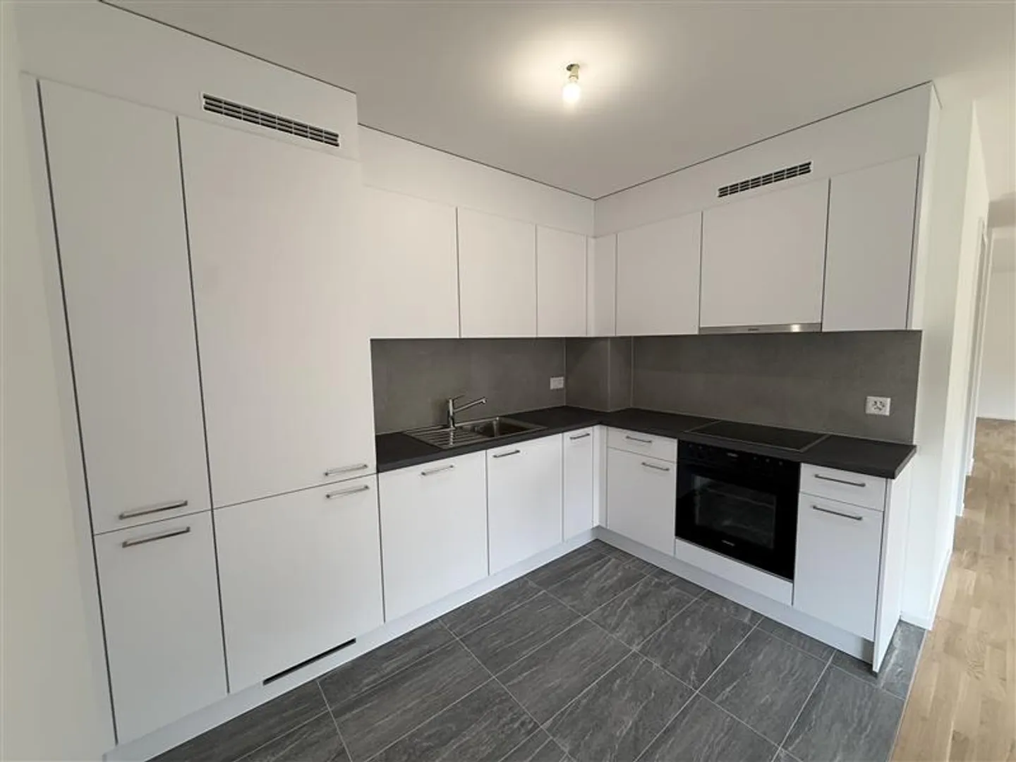 Office ideally located in Ecublens - Photo 2 of 5
