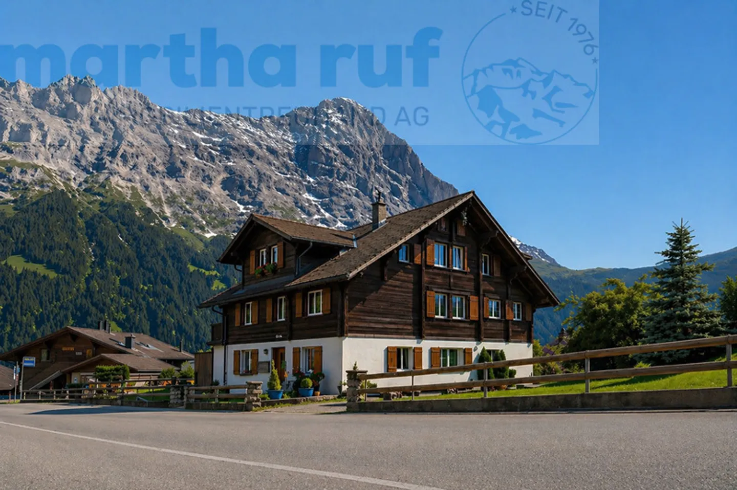 CASA A 3 FAMIGLIE SUL LATO SOLEGGIATO DI GRINDELWALD PROPRIETÀ PER VACANZE SENZA RESTRIZIONE SULLA SECONDA ABITAZIONE - Foto 2 di 13
