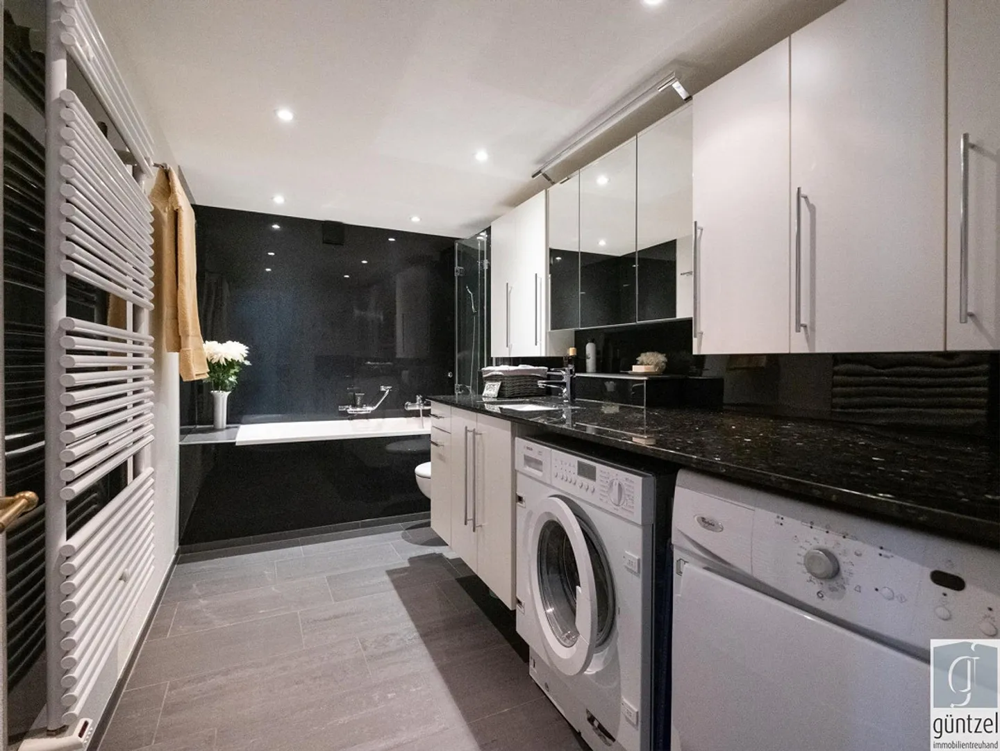Attractive Old Town House with Retail Space - Photo 10 of 12